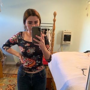 3/4 sleeve scoop neck